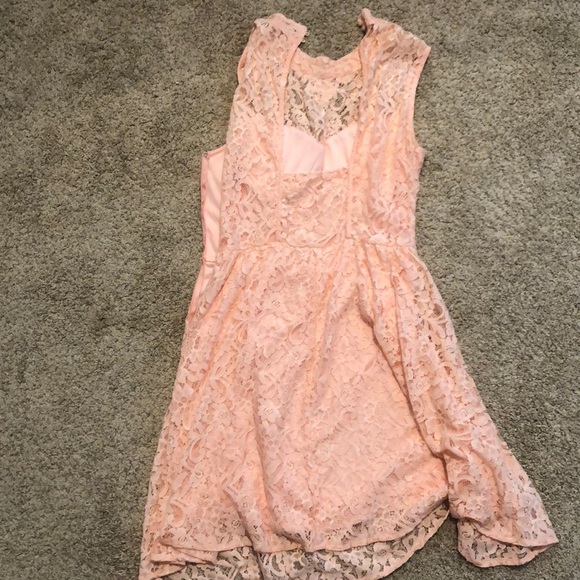 Blush lace dress - Picture 2 of 2